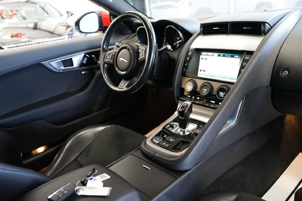 Used 2017 Jaguar F-TYPE Coupe RWD image 10