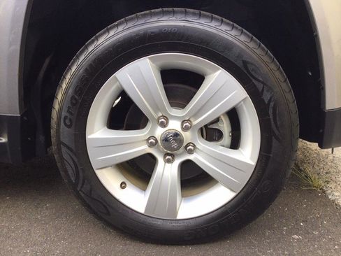 Used 2016 Jeep Compass Latitude image 27