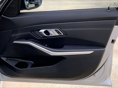 Used 2019 BMW 330i Sedan w/ Premium Package image 22