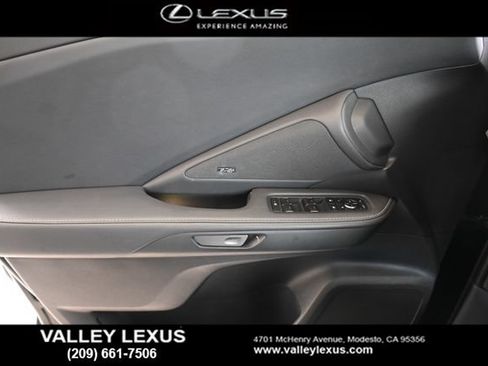 Used 2025 Lexus TX 500h AWD w/ Technology Package image 12