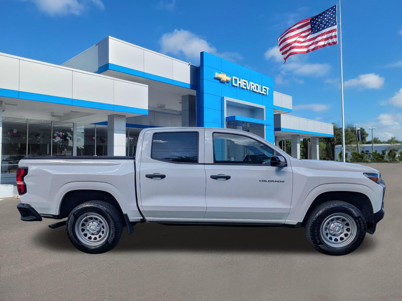 Used 2024 Chevrolet Colorado W/T w/ WT Convenience Package II RWD image 2
