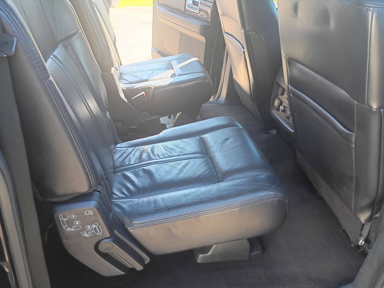 Used 2016 Lincoln Navigator L Select AWD/4WD image 12