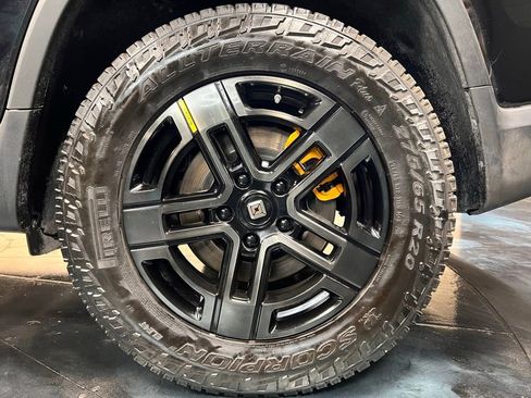 Used 2022 Rivian R1T Adventure image 25