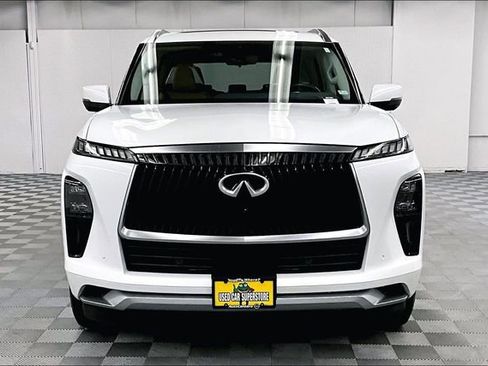 Used 2025 INFINITI QX80 Sensory AWD/4WD image 4