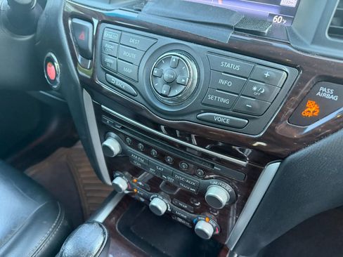 Used 2014 Nissan Pathfinder Platinum w/ Platinum Premium Package AWD/4WD image 17