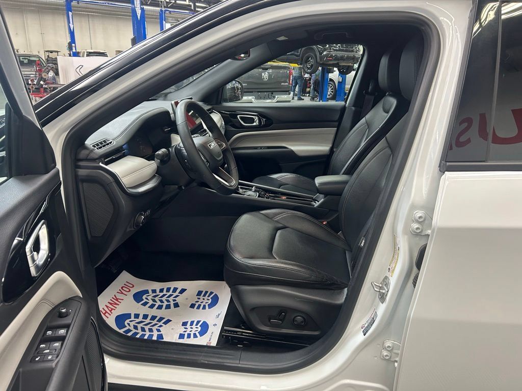 Used 2024 Jeep Compass Limited AWD/4WD image 20