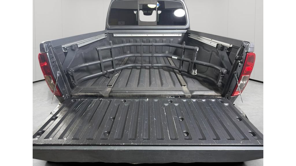 Used 2020 Nissan Frontier SV w/ Midnight Edition Floor Mats RWD image 28