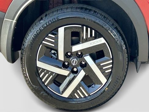 New 2026 Nissan Kicks SV image 7