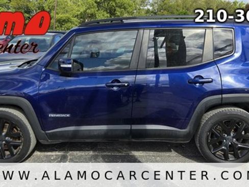 Used 2017 Jeep Renegade Altitude FWD image 2
