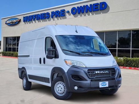 Used 2025 RAM ProMaster 2500 w/ Convenience Group FWD image 1