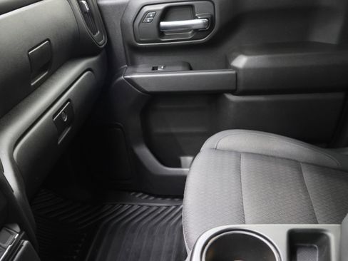 Used 2024 Chevrolet Silverado 2500 Custom w/ Custom Value Package image 13