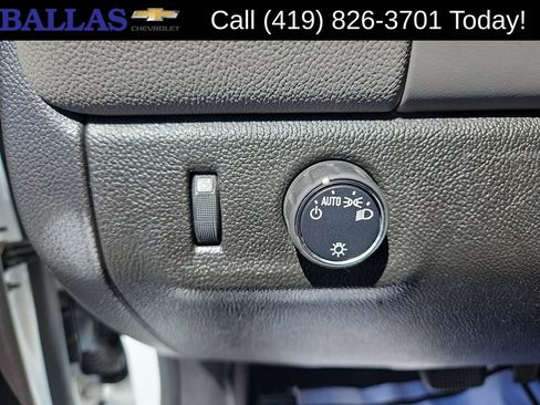 Used 2017 Chevrolet Colorado W/T RWD image 17