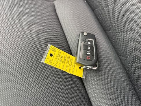 Used 2024 Toyota Corolla LE image 31