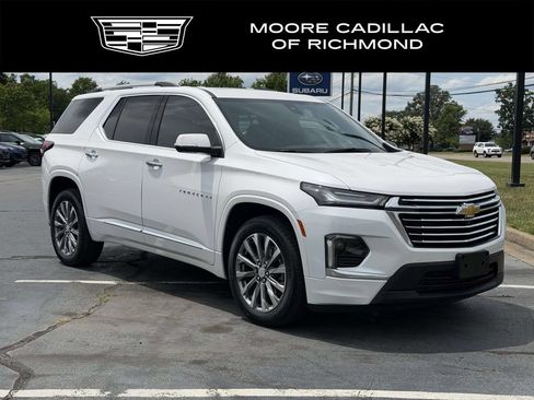 Used 2023 Chevrolet Traverse Premier FWD image 1