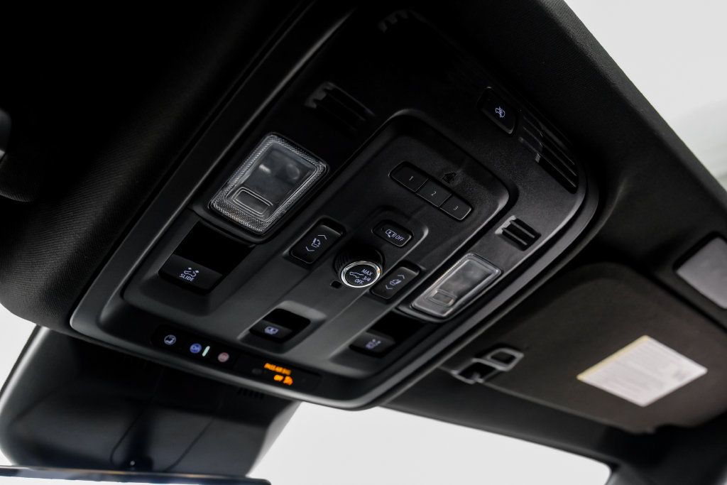 Used 2021 Cadillac Escalade ESV Sport AWD/4WD image 33