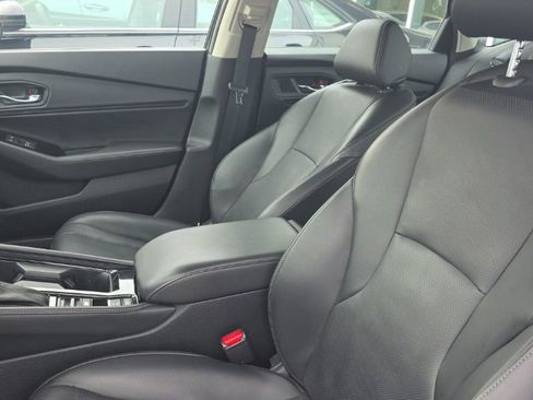 Used 2023 Honda Accord Touring image 3