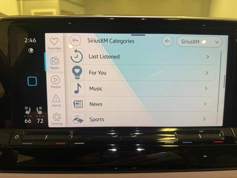 Used 2024 Volkswagen Atlas Cross Sport SE image 32