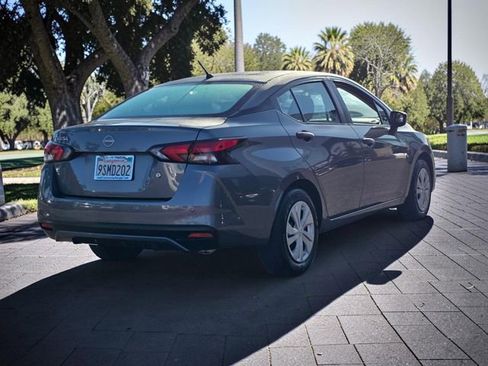 Used 2025 Nissan Versa S FWD image 5