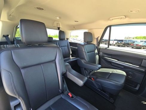 Used 2024 Ford Expedition XLT image 17