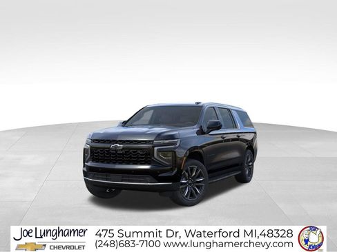 New 2026 Chevrolet Suburban LS w/ LS Custom Edition AWD/4WD image 8