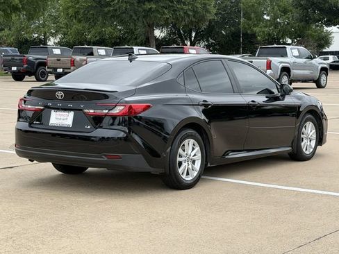 Used 2025 Toyota Camry LE FWD image 4