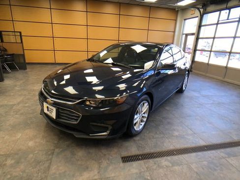 Used 2016 Chevrolet Malibu LT w/ Leather Package image 3