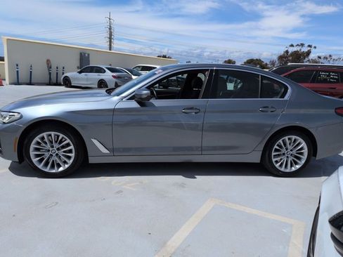 Used 2022 BMW 530i w/ Premium Package RWD image 9