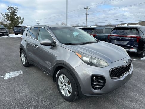 Used 2018 Kia Sportage LX image 3