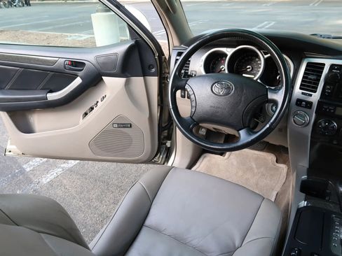 Used 2004 Toyota 4Runner Limited image 26