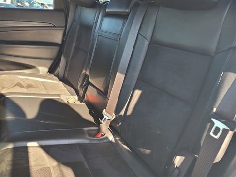 Used 2022 Jeep Grand Cherokee Laredo X image 15