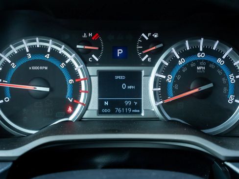 Used 2015 Toyota 4Runner Limited AWD/4WD image 21