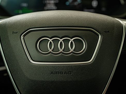 Used 2021 Audi e-tron Premium w/ Convenience Plus Package image 28