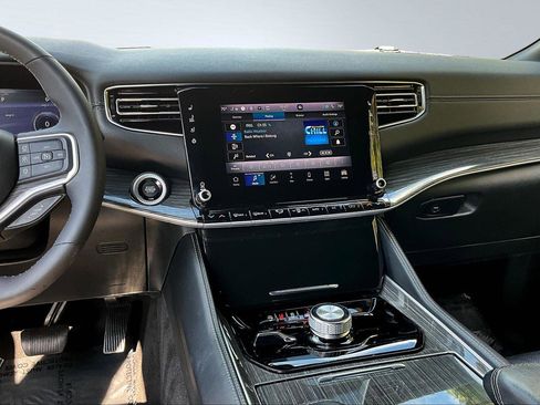 Used 2022 Jeep Wagoneer Series II image 7