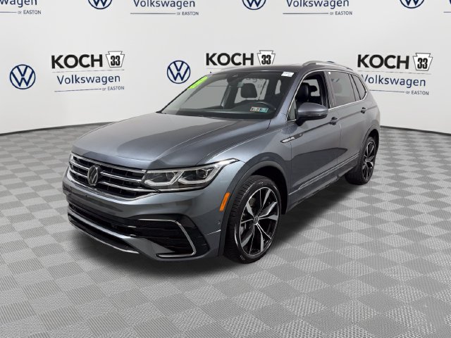 Certified 2023 Volkswagen Tiguan SEL R-Line AWD/4WD image 3