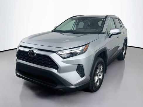 Used 2023 Toyota RAV4 XLE w/ Convenience Package FWD image 5