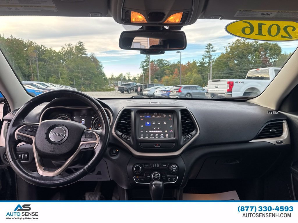 Used 2016 Jeep Cherokee Limited AWD/4WD image 26