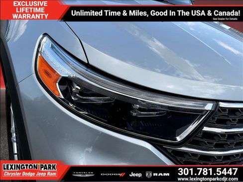 Used 2023 Ford Explorer XLT AWD/4WD image 31
