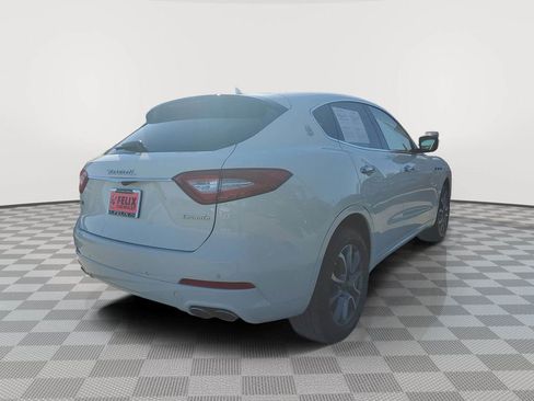 Used 2019 Maserati Levante image 3