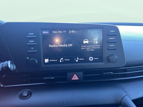 Certified 2025 Hyundai Elantra Sport image 14