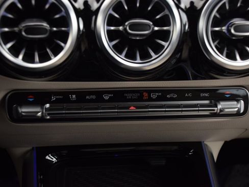 Certified 2025 Mercedes-Benz GLA 250 image 26