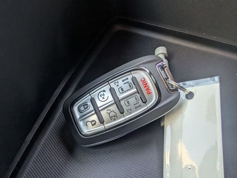 New 2026 Chrysler Pacifica Select w/ S Appearance Package image 20