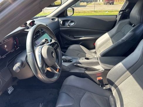 Used 2023 Nissan Z w/ Floor Mat Package (L93) RWD image 7