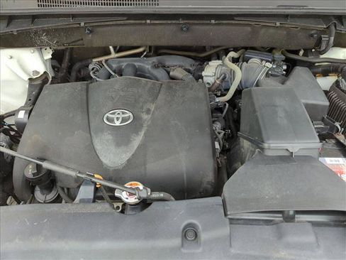 Certified 2017 Toyota Highlander XLE AWD/4WD image 24