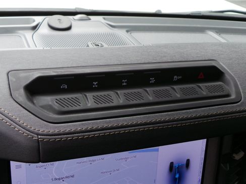Used 2025 Ford Bronco Badlands AWD/4WD image 38