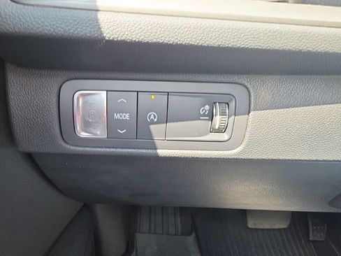 Used 2025 Chevrolet Traverse LT w/ Driver Confidence Package FWD image 9