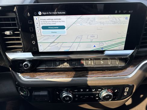 Used 2025 GMC Sierra 2500 SLE image 18