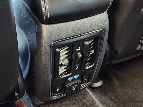 Used 2015 Jeep Grand Cherokee Limited image 29