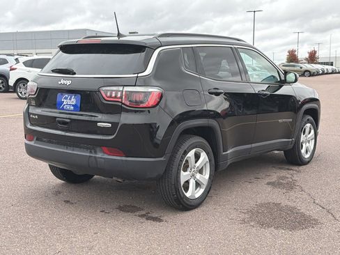 Used 2019 Jeep Compass Latitude image 10