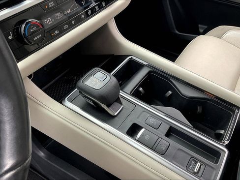 Used 2022 Nissan Pathfinder SL w/ SL Premium Package image 15