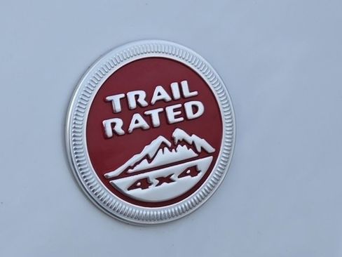 Used 2021 Jeep Cherokee Trailhawk w/ Trailer Tow Group image 18